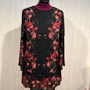 Taylor & Sage Long Bell Sleeve Dress with lace size medium